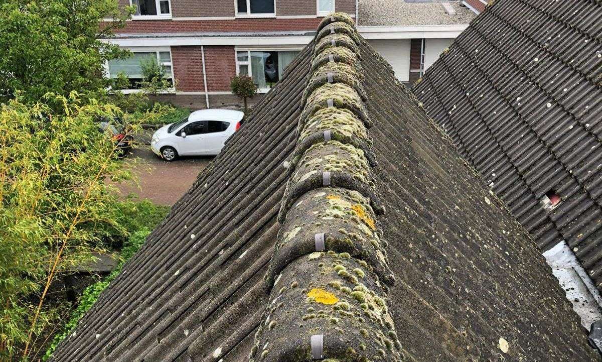 Renovatie van nokvorsten Helden is nodig